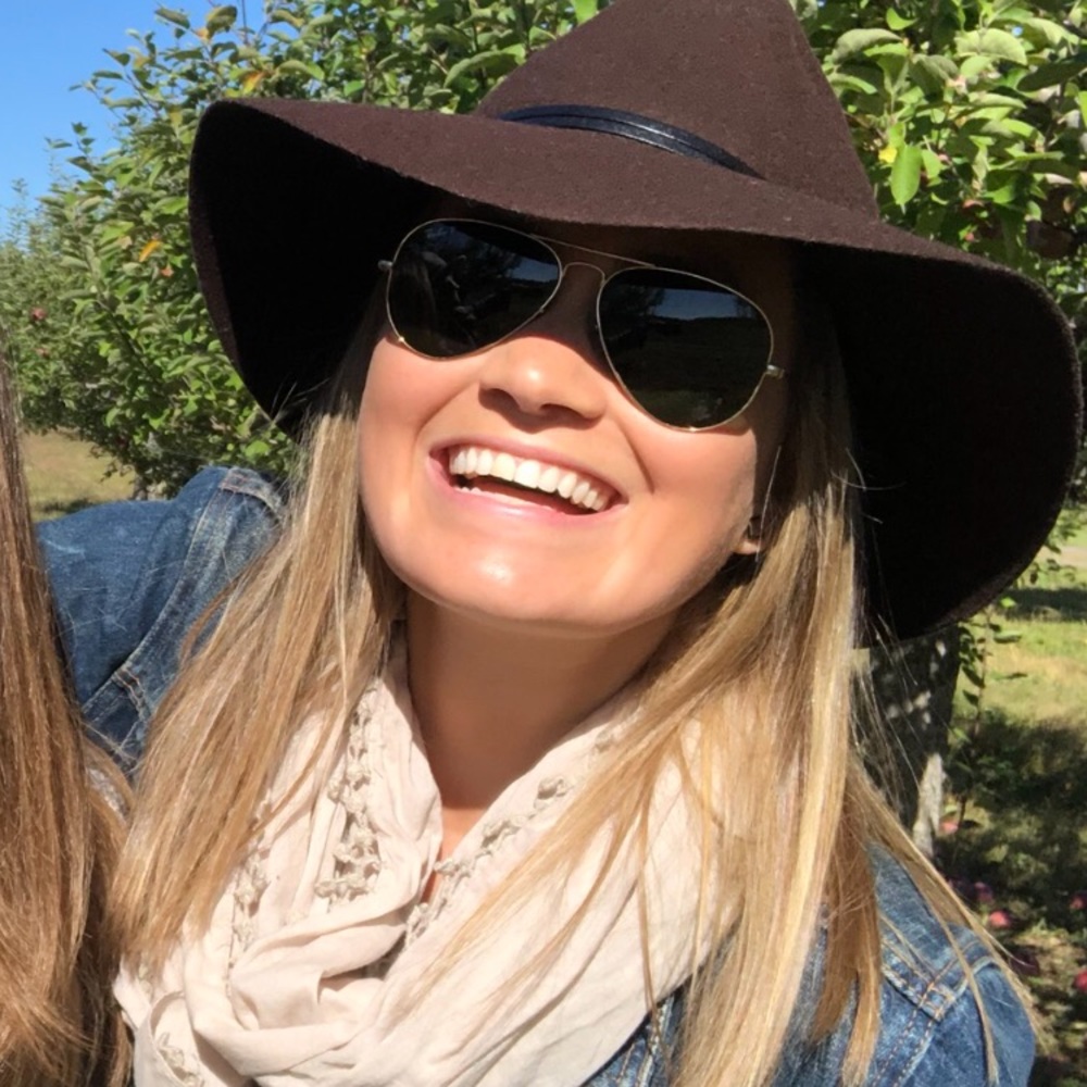 Meet your Posher, Emily